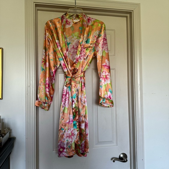 Pink K size small floral robe - Picture 1 of 8